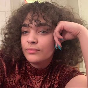 Meet your Posher, Julia